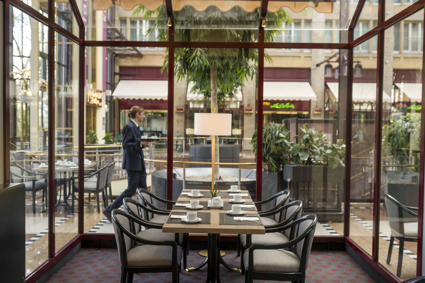 Maritim-Hotel-Cologne-Restaurant-18