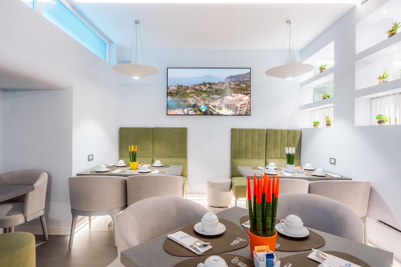 Comfort-Hotel-Gardenia-Sorrento-Coast-Restaurant-58