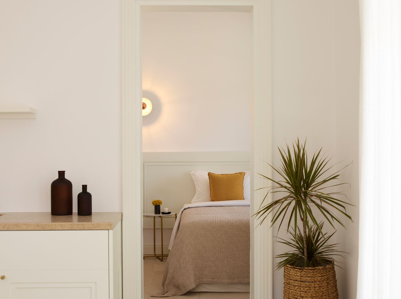 Bonzoe-Suites---Villas-Room-37