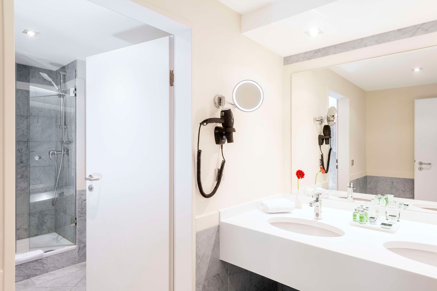 NH-Collection-Koln-Mediapark-Room-30