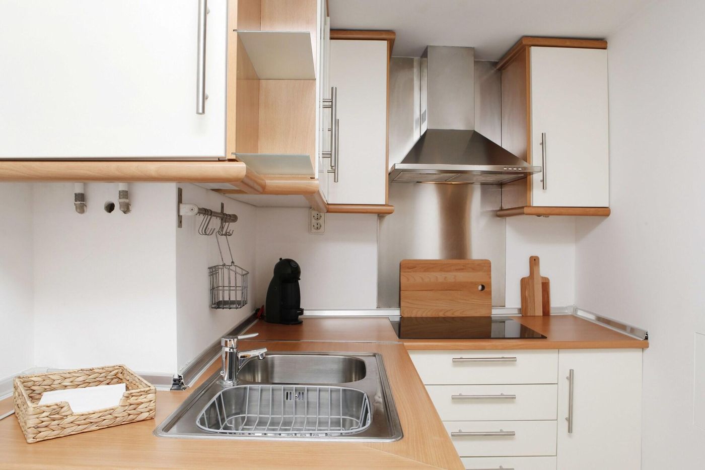 Flores-Guest-House-Room-8