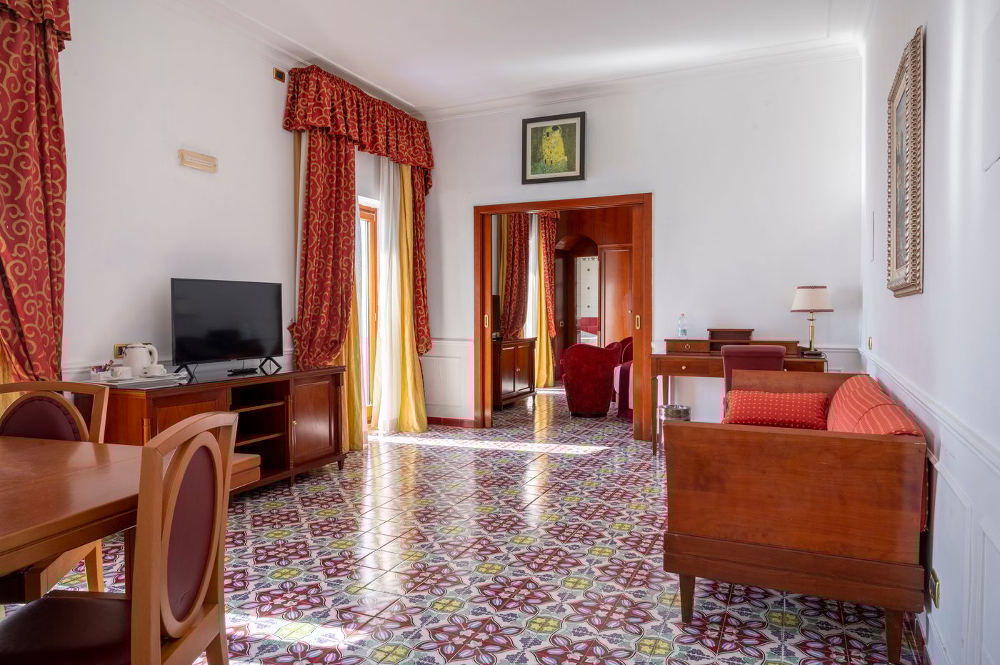 Lloyd-s-Baia-Room-19