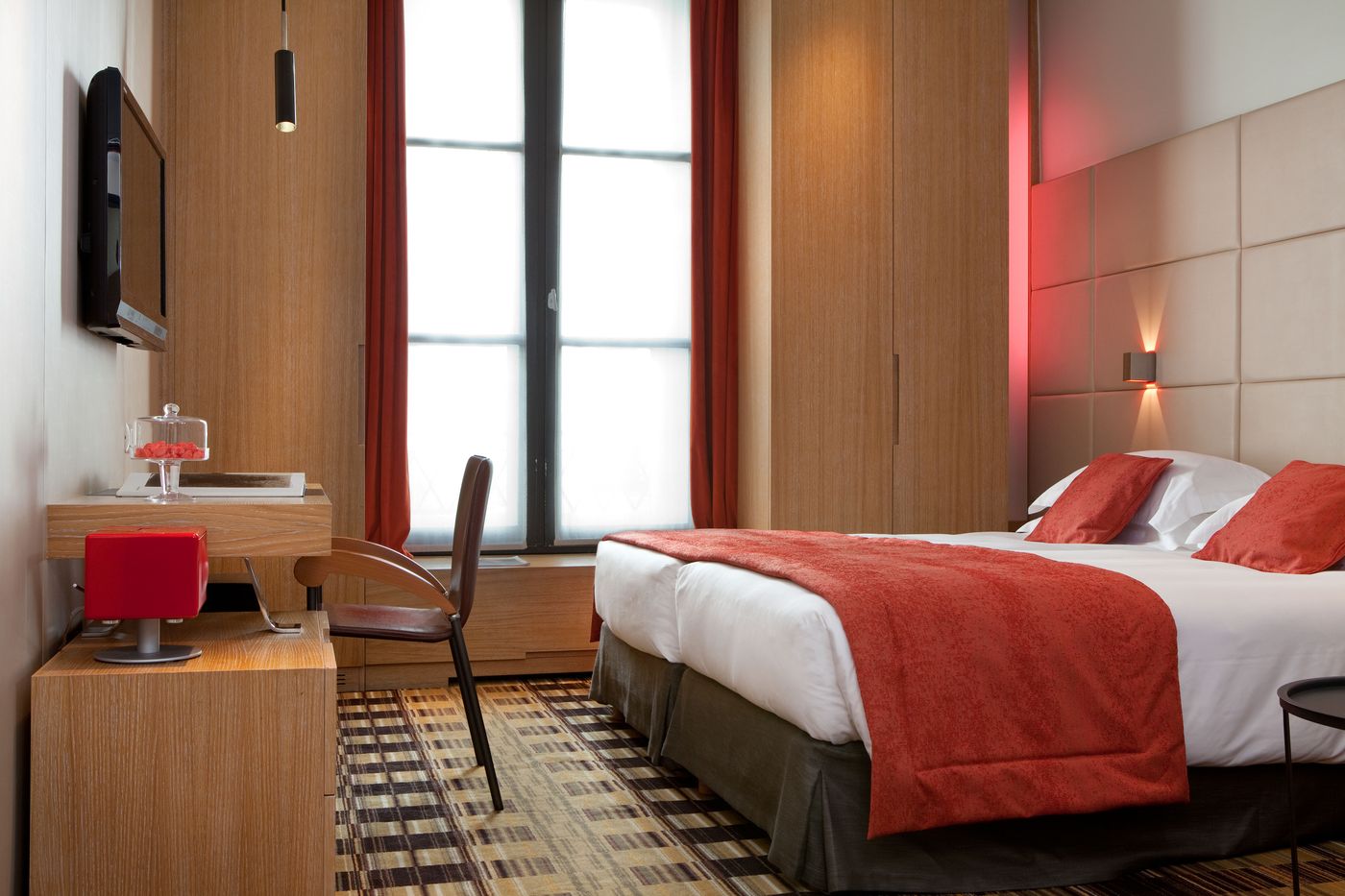 Hotel-Golden-Tulip-Opera-De-Noailles-Room-18