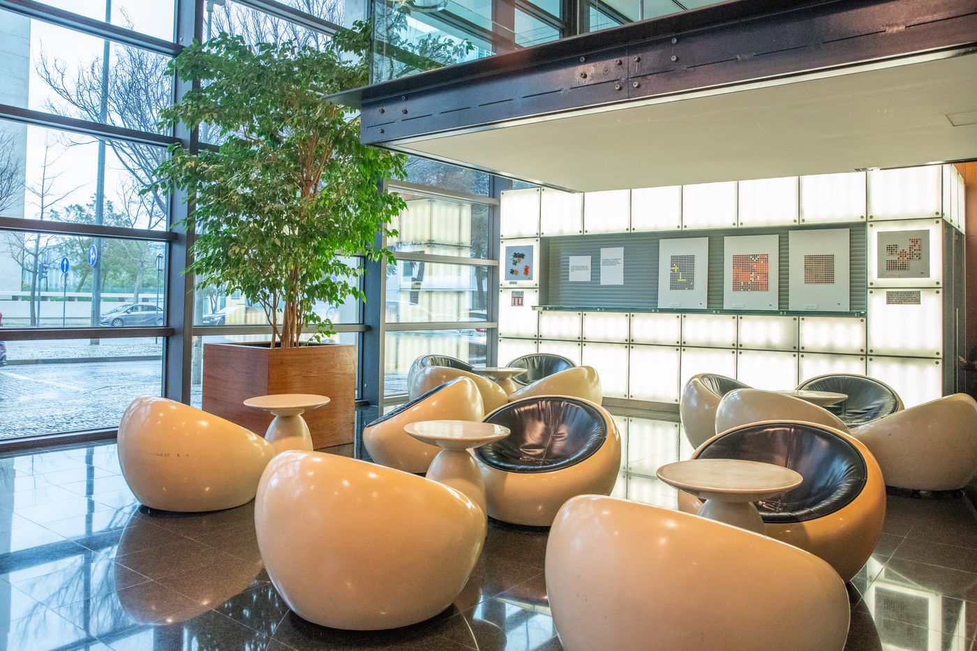 VIP-Executive-Arts-Hotel-Lobby-6