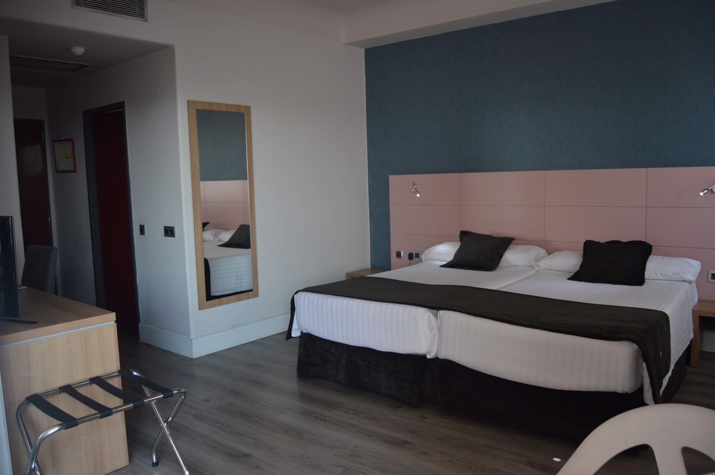 Weare-Chamartin-Room-18