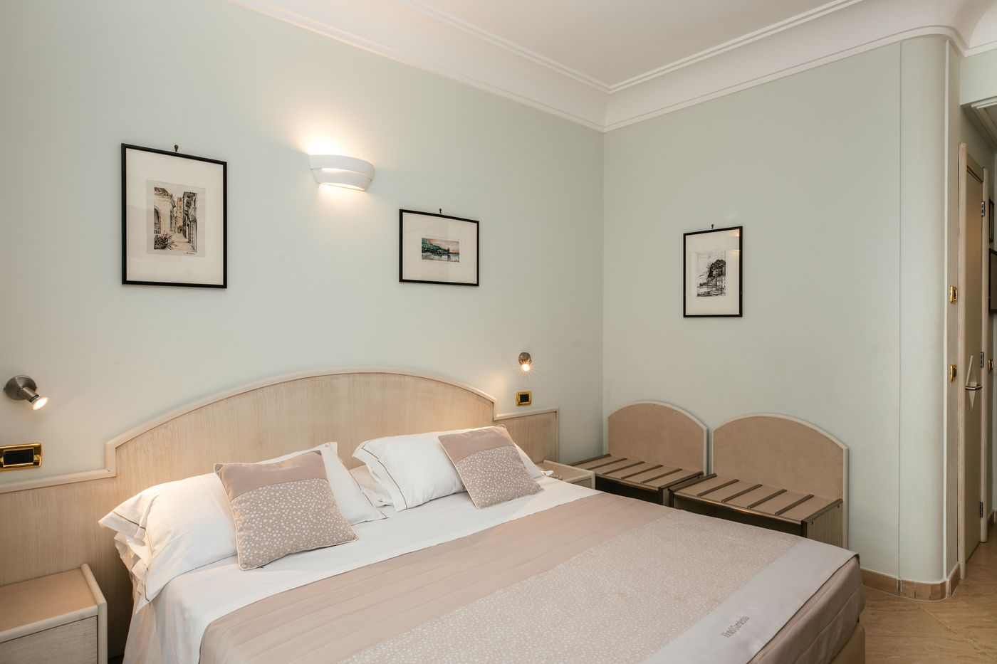 Comfort-Hotel-Gardenia-Sorrento-Coast-Room-31