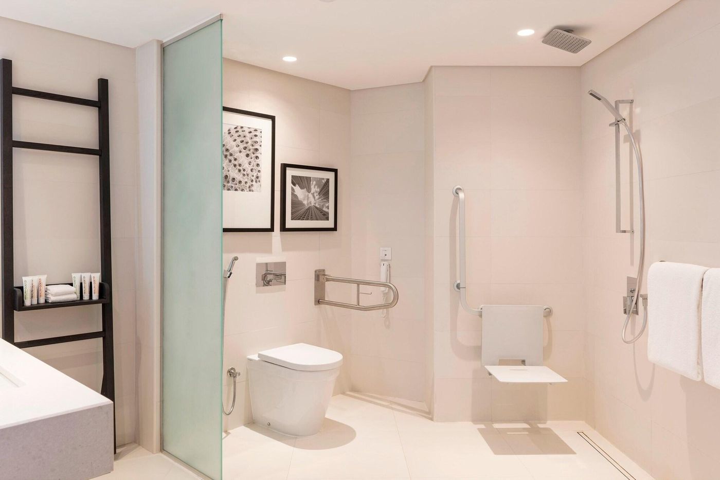 Le-Royal-Meridien-Beach-Resort-and-Spa-Room-45