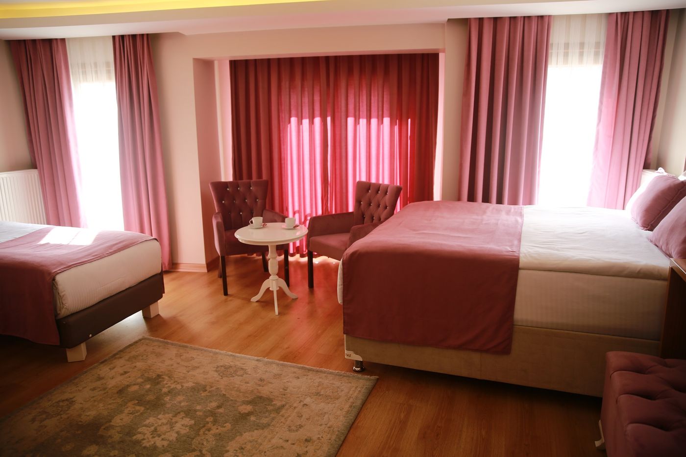 Black-Pearl-Hotel-Room-14