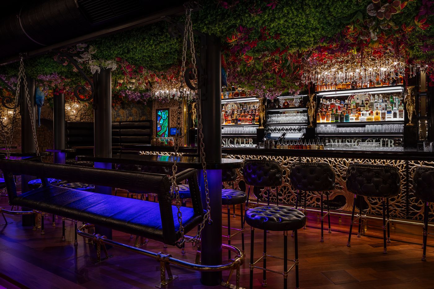 Hotel-U-Zlateho-Stromu-Prague-by-BHG-Bar-22