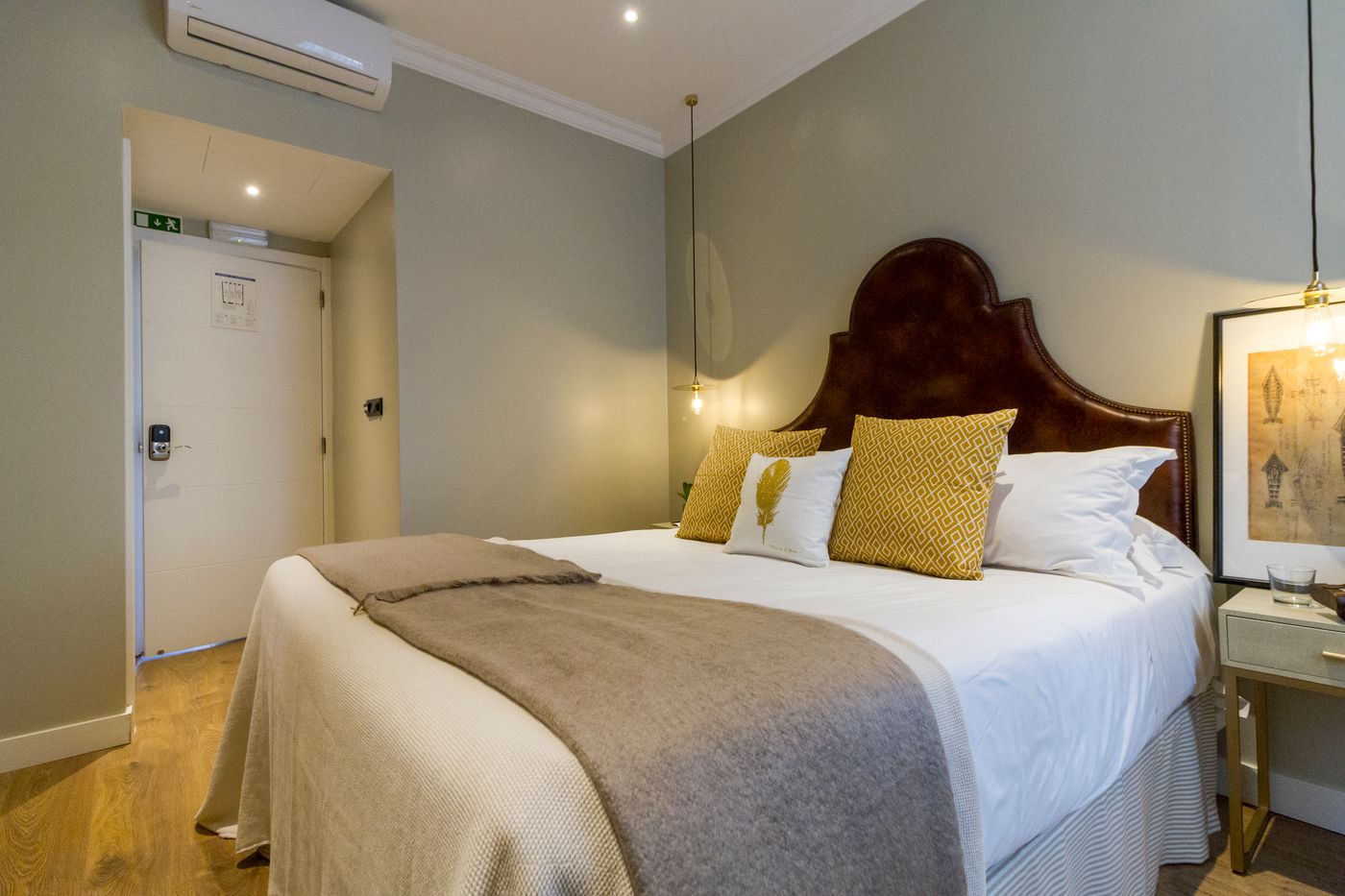 Bairro-Alto-Suites-Room-13