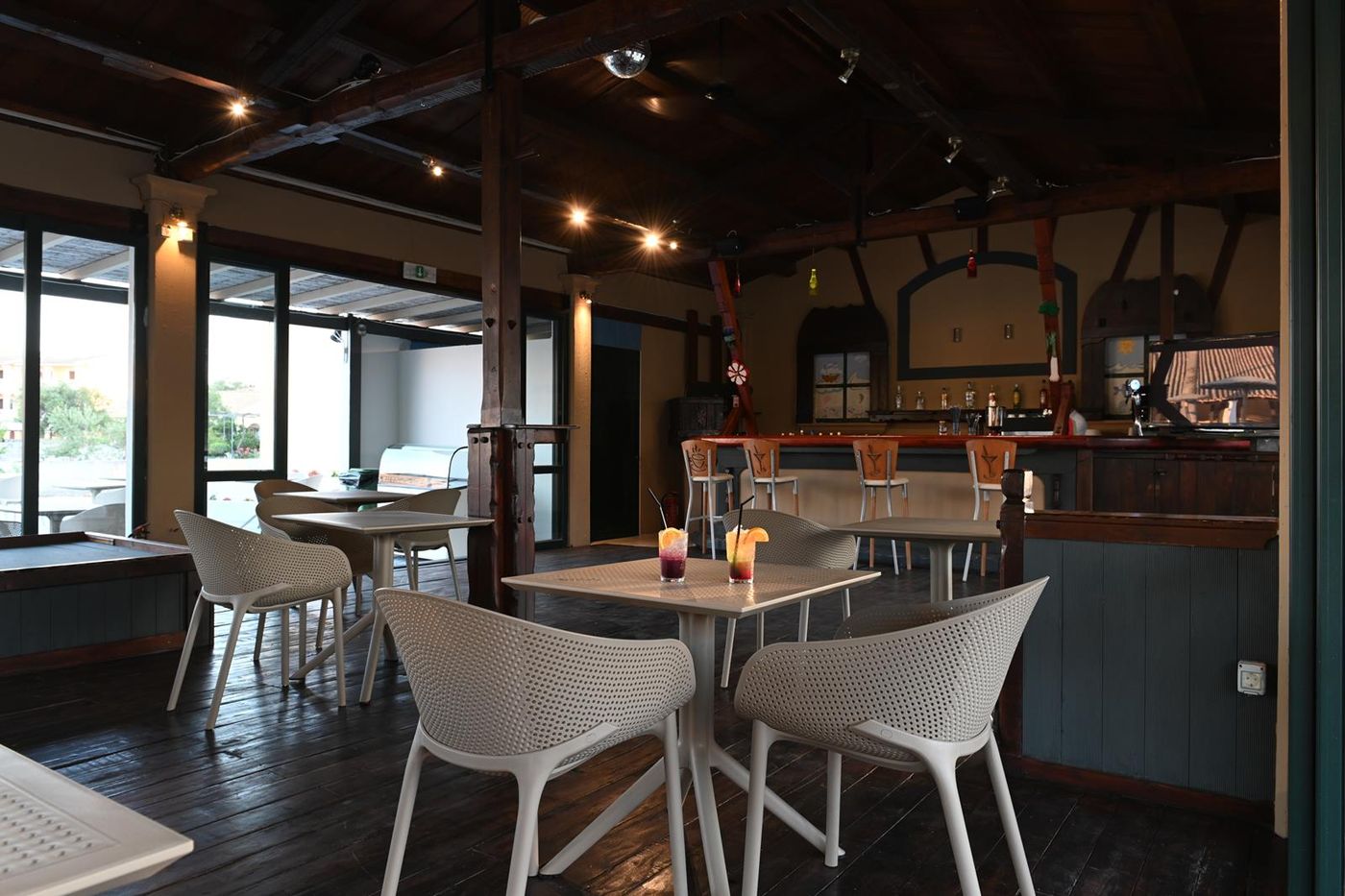 Sungate-Hotel-Bar-21