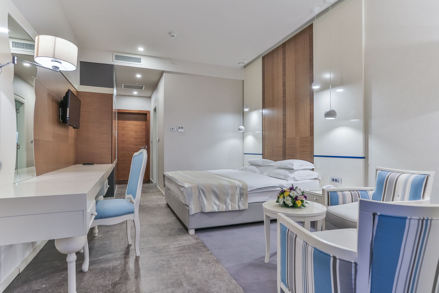 Bracera-Hotel-Room-1