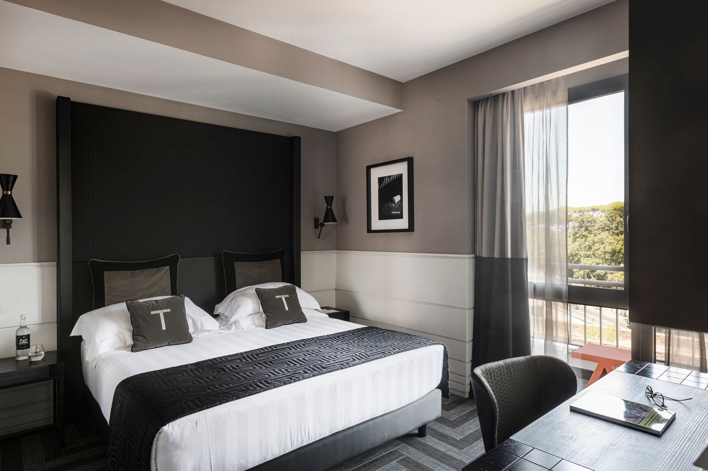 The-Tribune--Part-of-JDV-by-Hyatt-Room-26