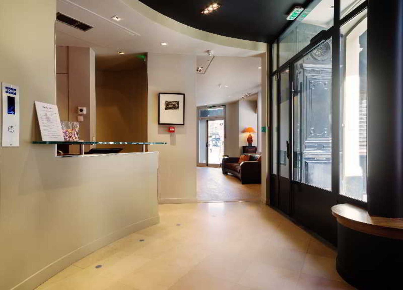 Chateaudun-Opera-Lobby-8