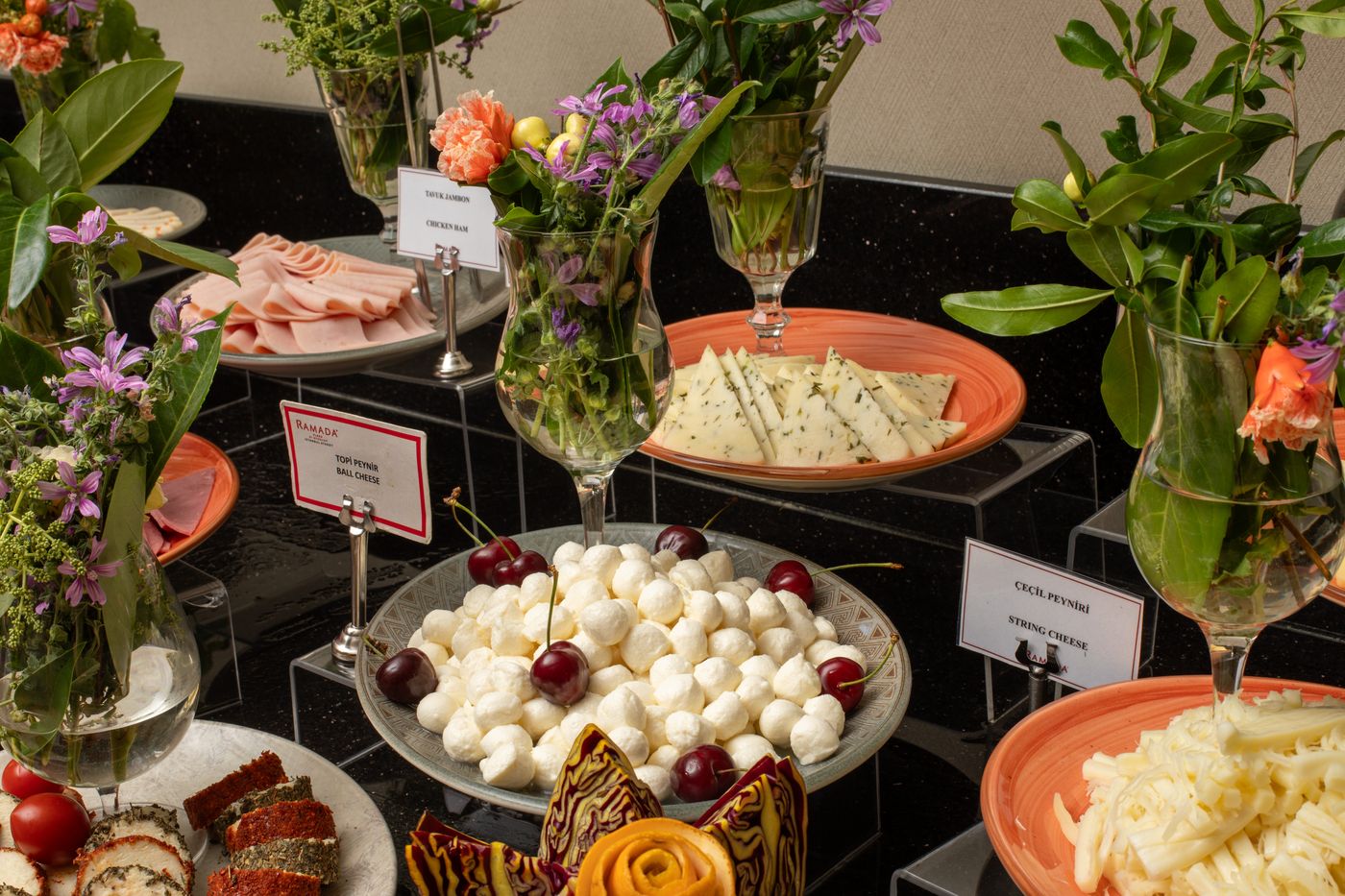 Ramada-Hotel---Suites-by--Istanbul-Atakoy-Restaurant-42