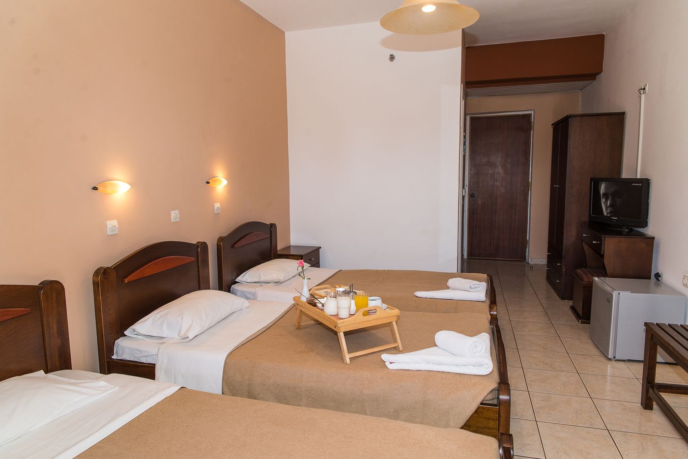 Perkes-Hotel-Room-14