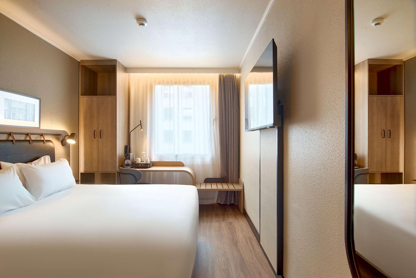 Campanile-Krakow-Old-Town-Room-34