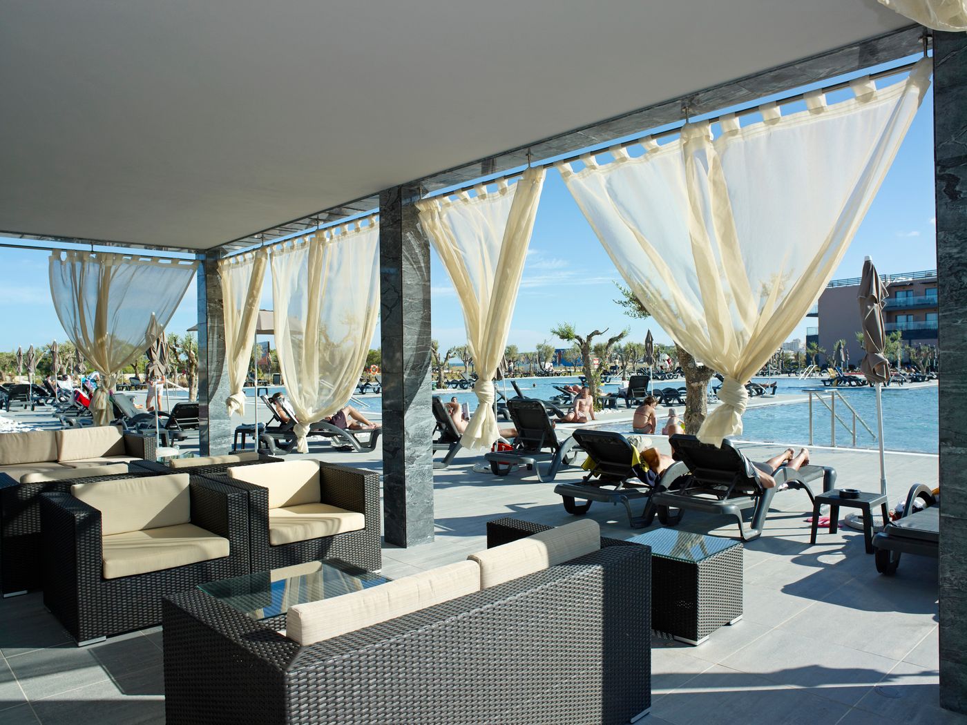 Vila-Gale-Lagos-Bar-10