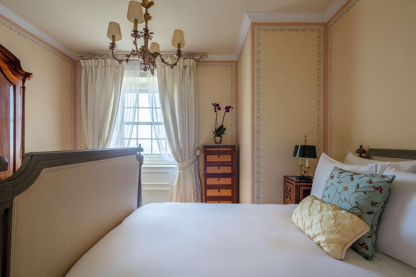 Tivoli-Palacio-de-Seteais-Room-29