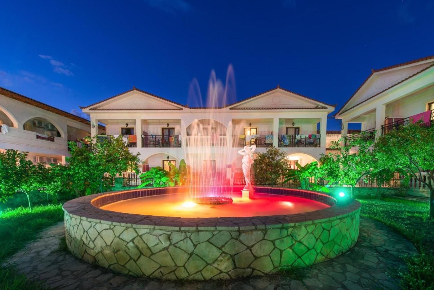 Canadian-Hotel-General-view-9