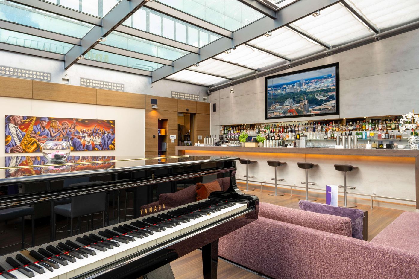 Park-Inn-by-Radisson-Berlin-Alexanderplatz-Restaurant-18