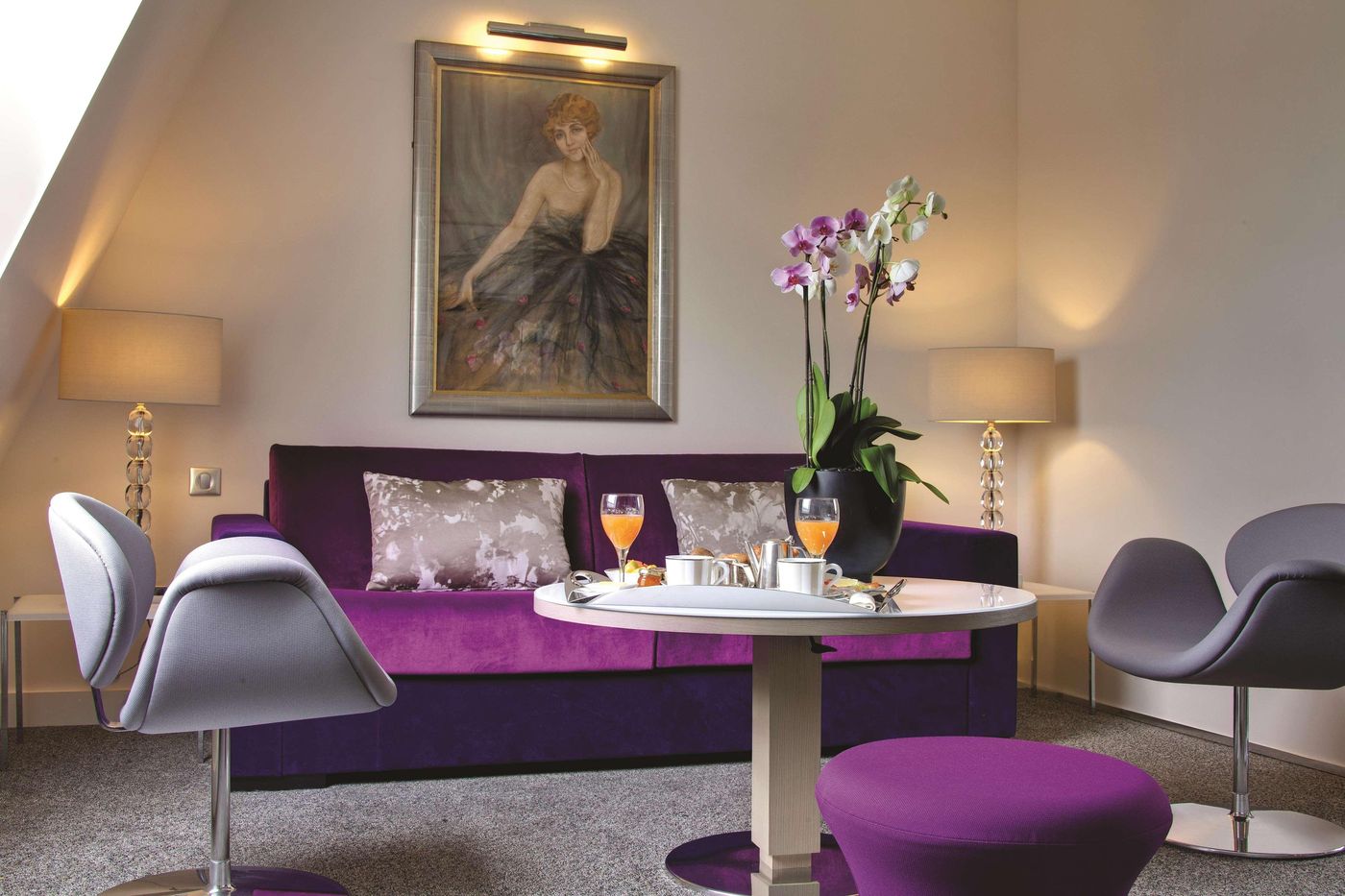 La-Villa-Maillot---Arc-de-Triomphe-Room-16