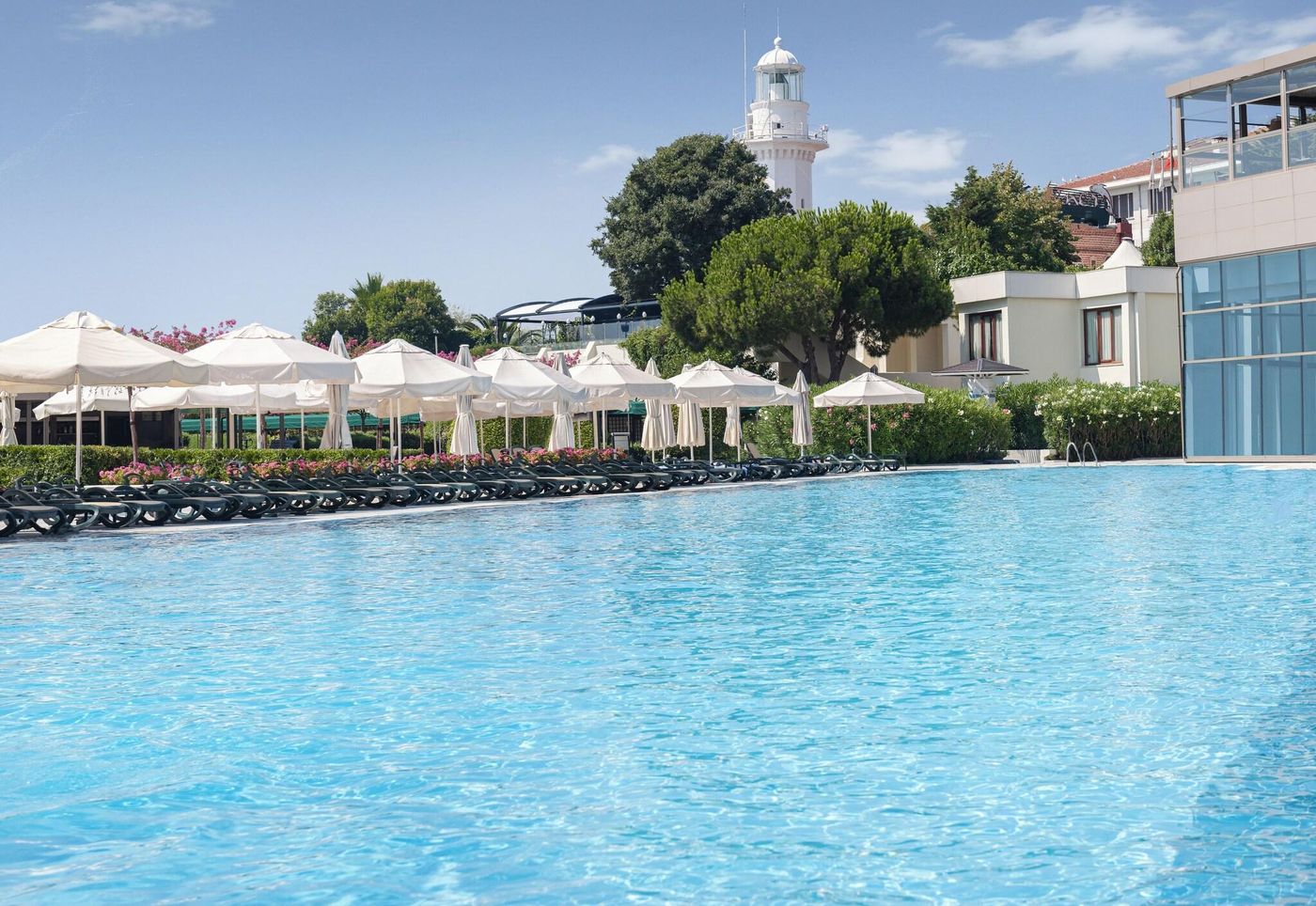 Renaissance-Polat-Istanbul-Pool-3