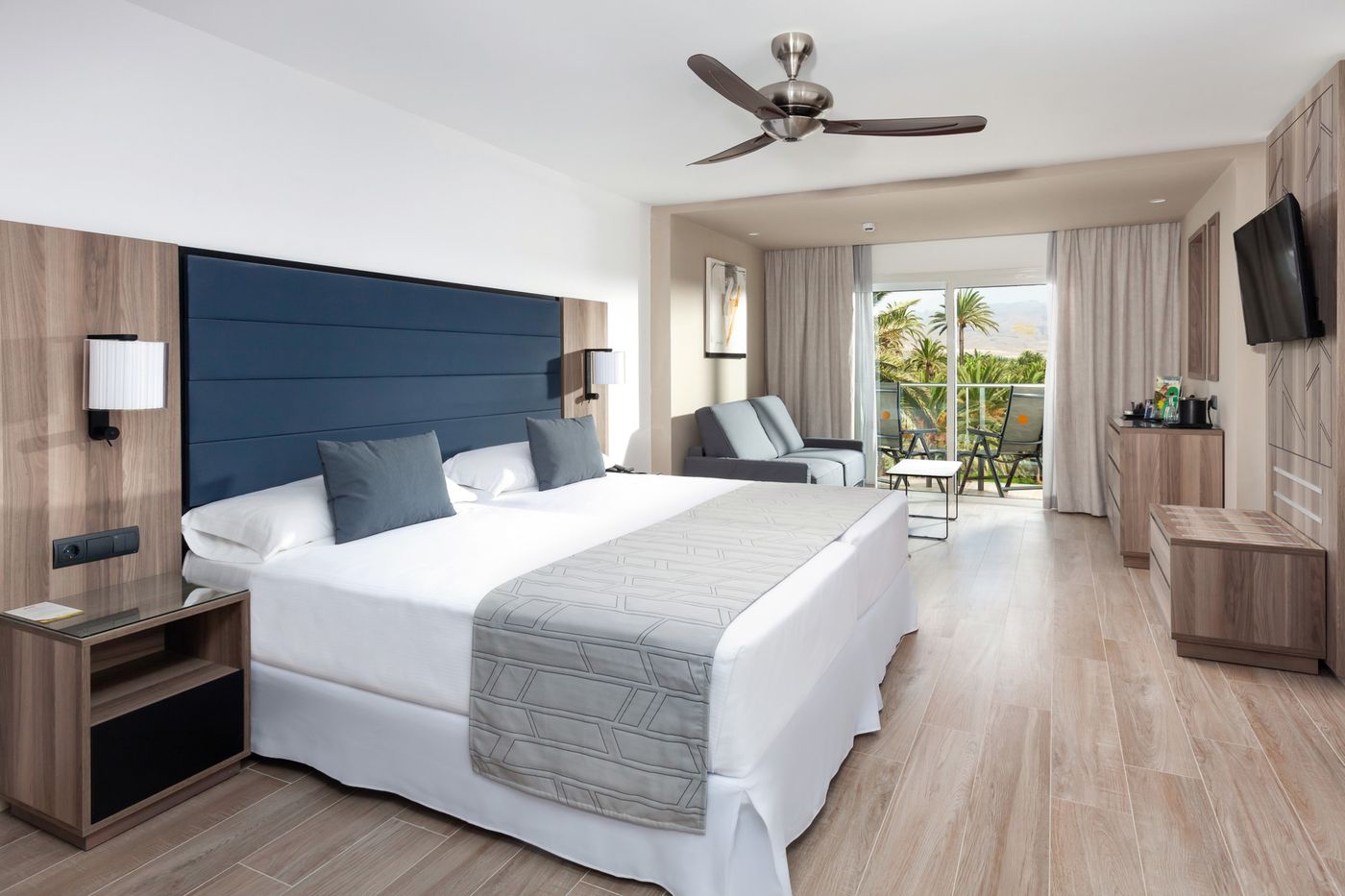 Riu-Palace-Oasis-Room-14