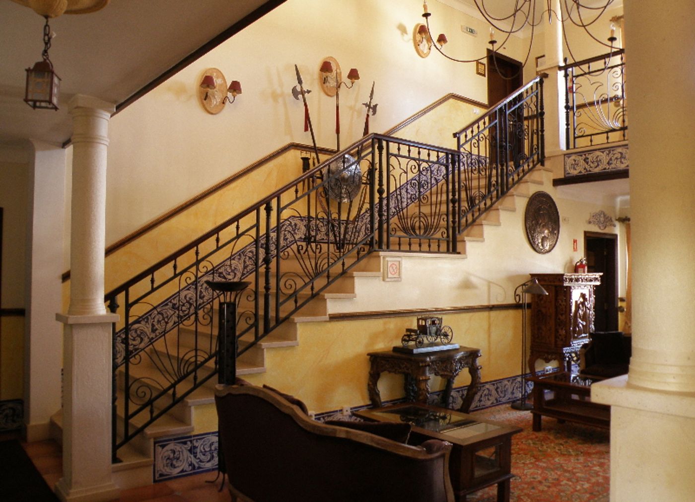 Dom-Manuel-I-Lobby-32