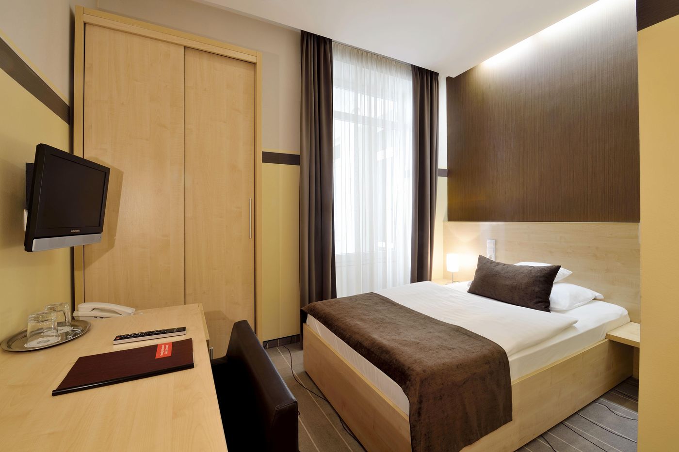 Promenade-City-Hotel-Room-9