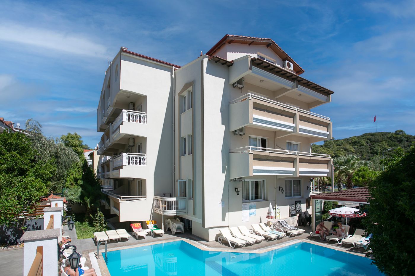 Amaris-Apartments-Pool-1