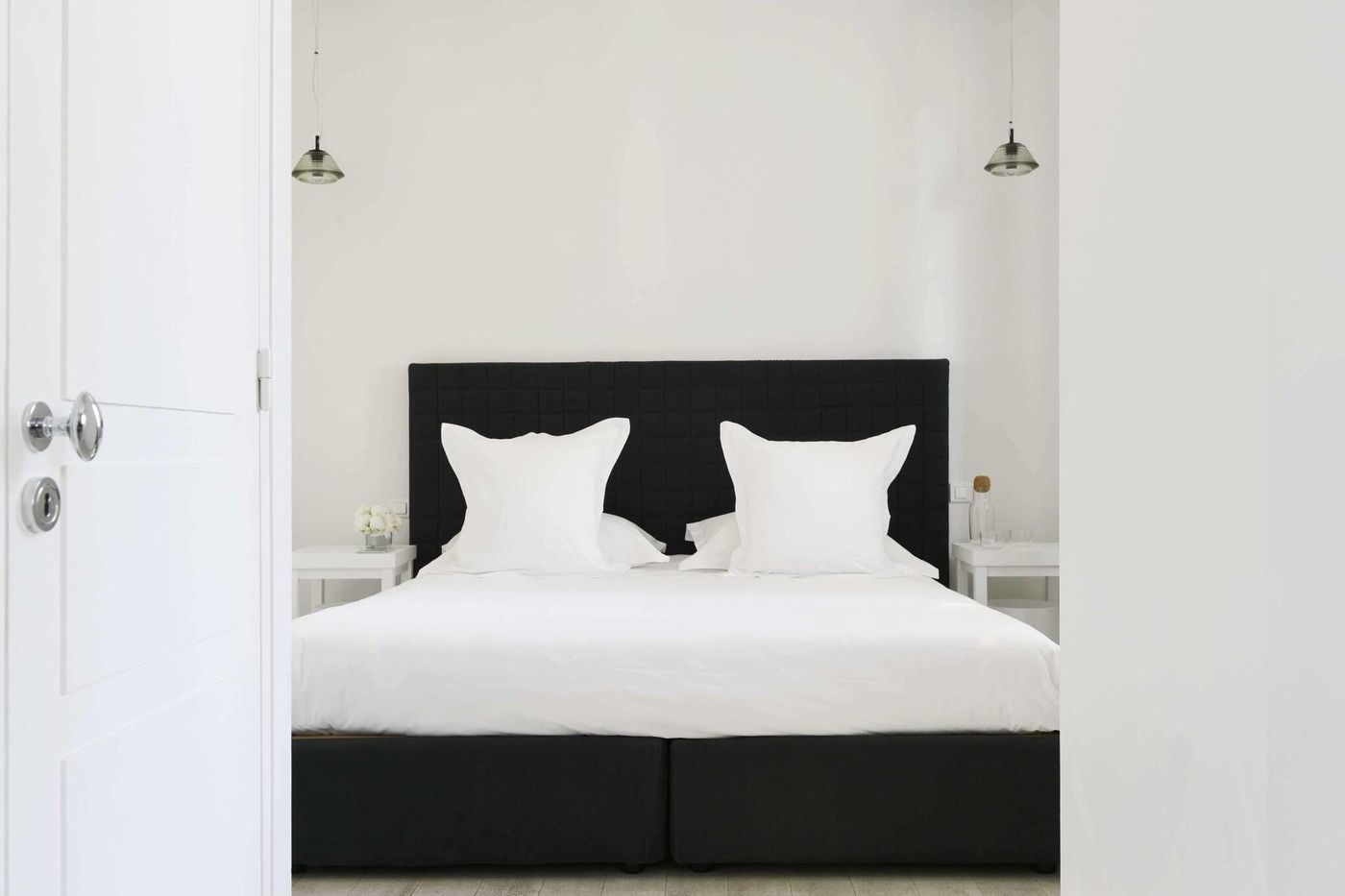 White-1921-Saint-Tropez-Room-16