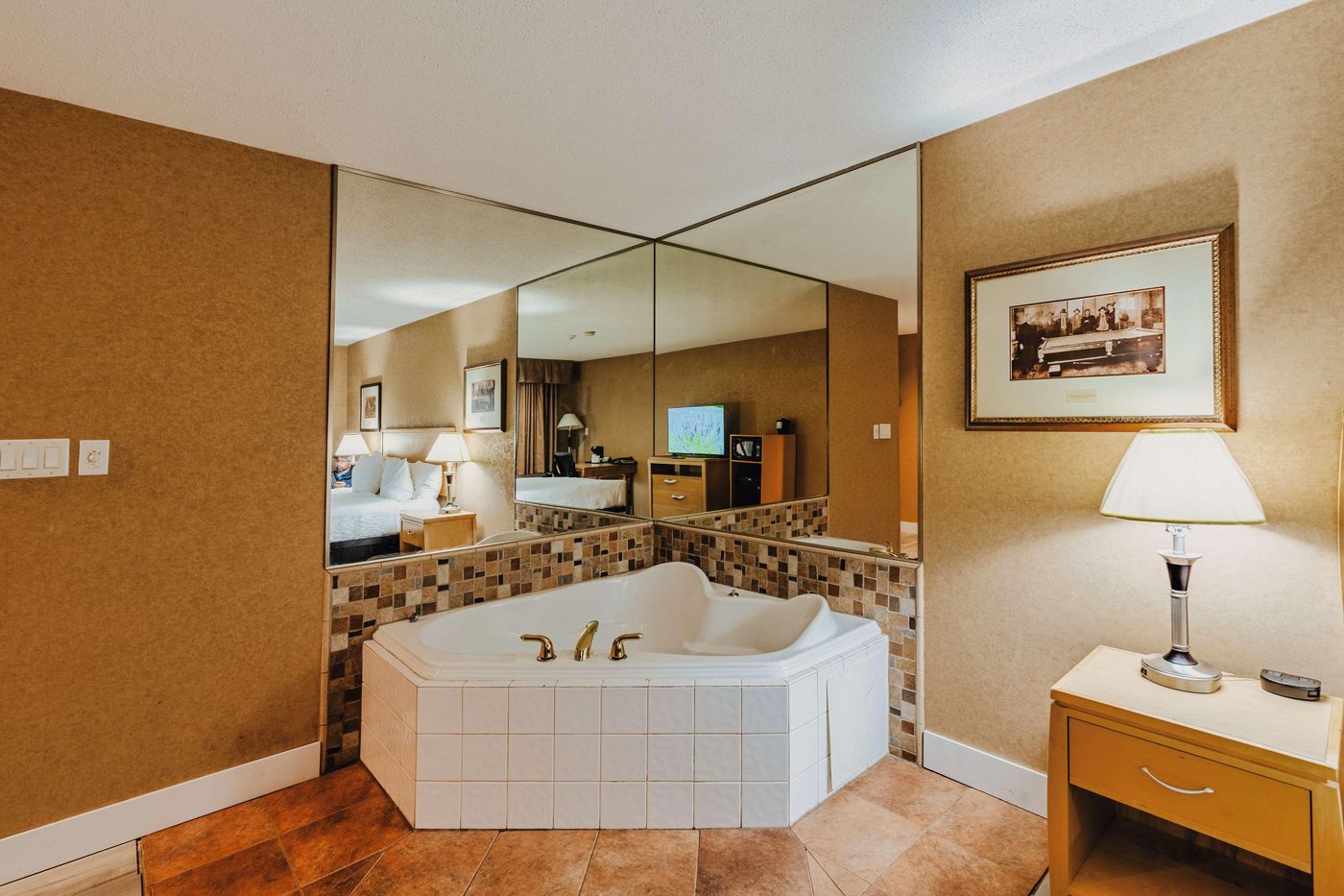 SureStay-Plus-Hotel-by-Best-Western-Coquitlam-Room-41