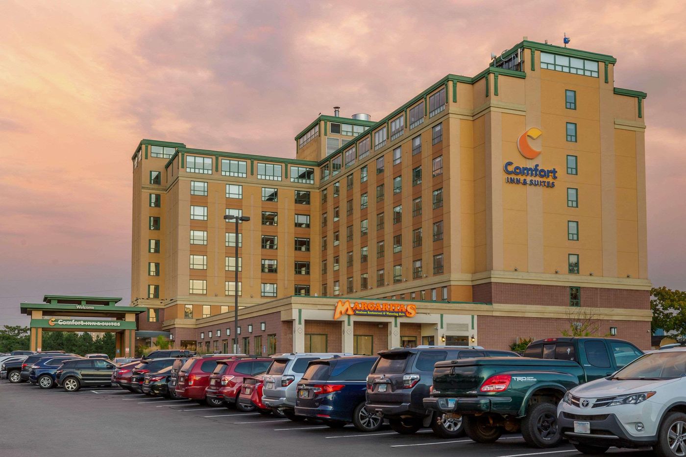 Comfort-Inn---Suites-Logan-Airport-General-view-63