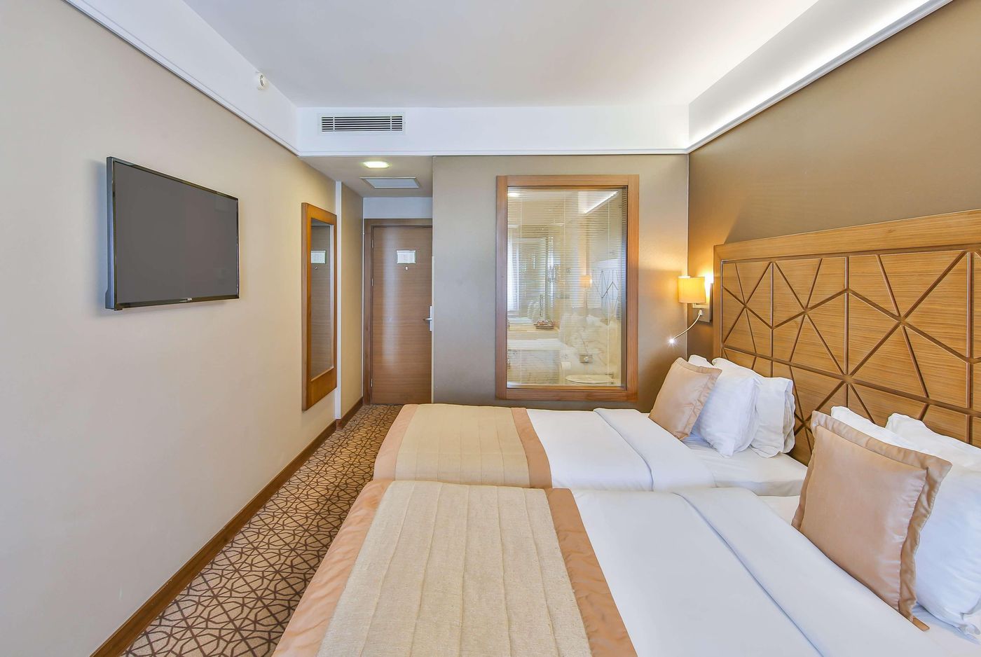 Ramada-Istanbul-Taksim-Room-19