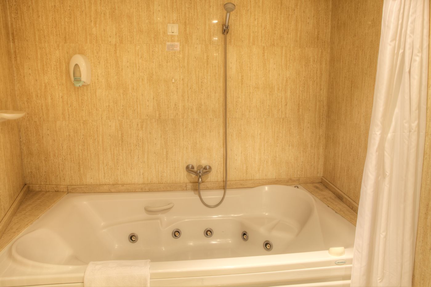 Sunway-Playa-Golf-Sitges-Room-76