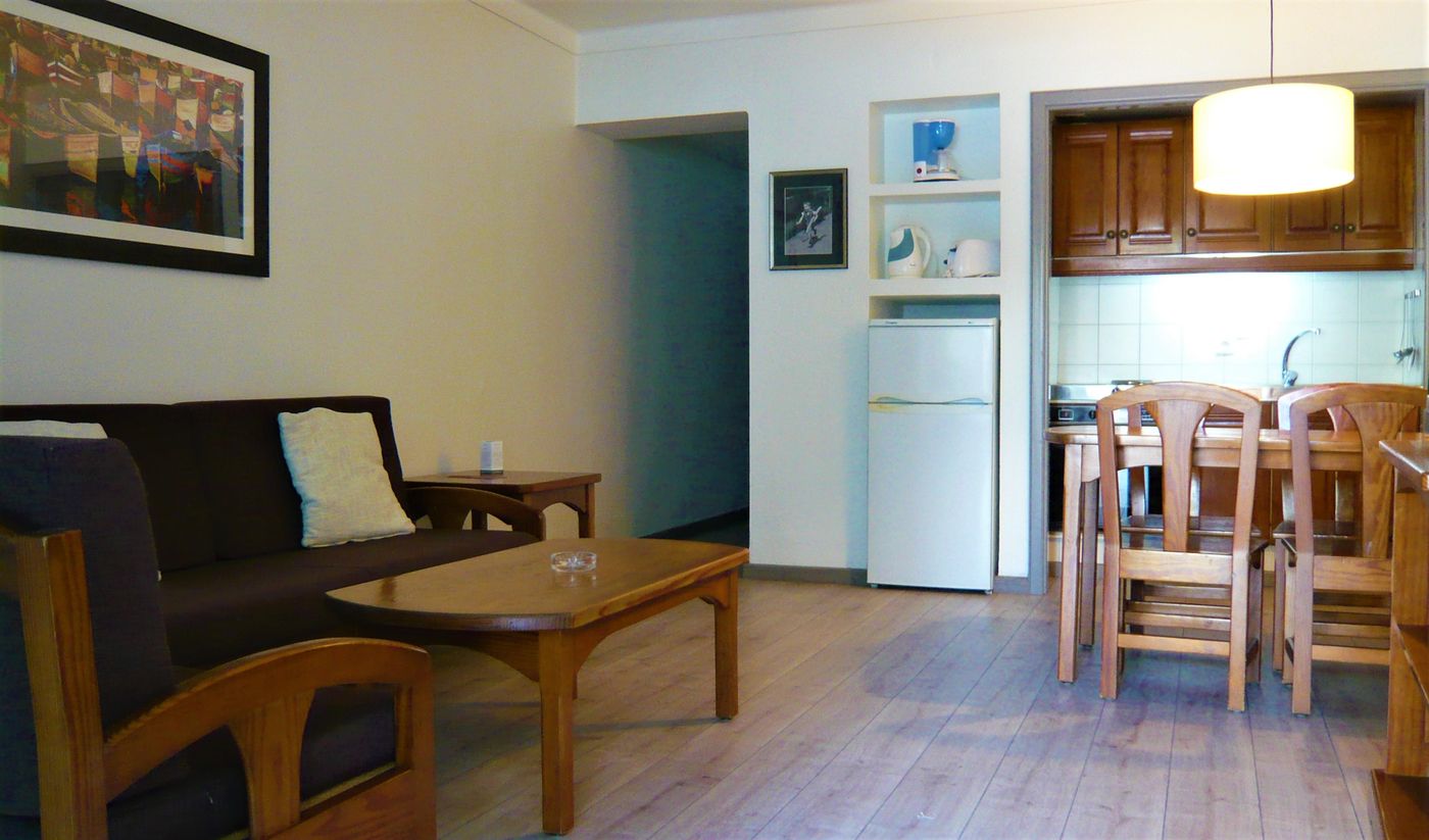 HG-Lomo-Blanco-Room-33