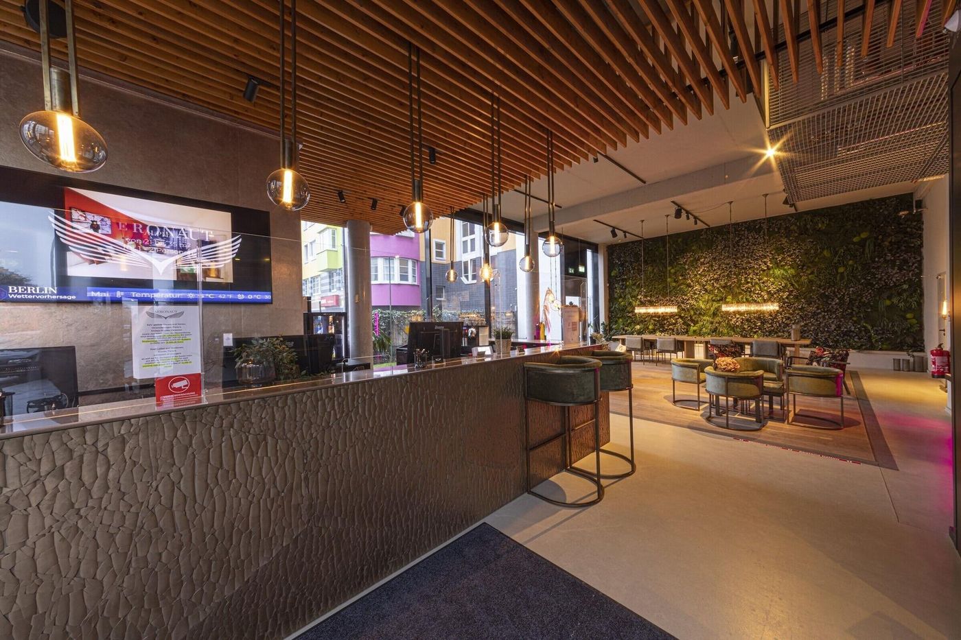 Aeronaut-Serviced-Apartments-powered-by-Pearl1-Lobby-6