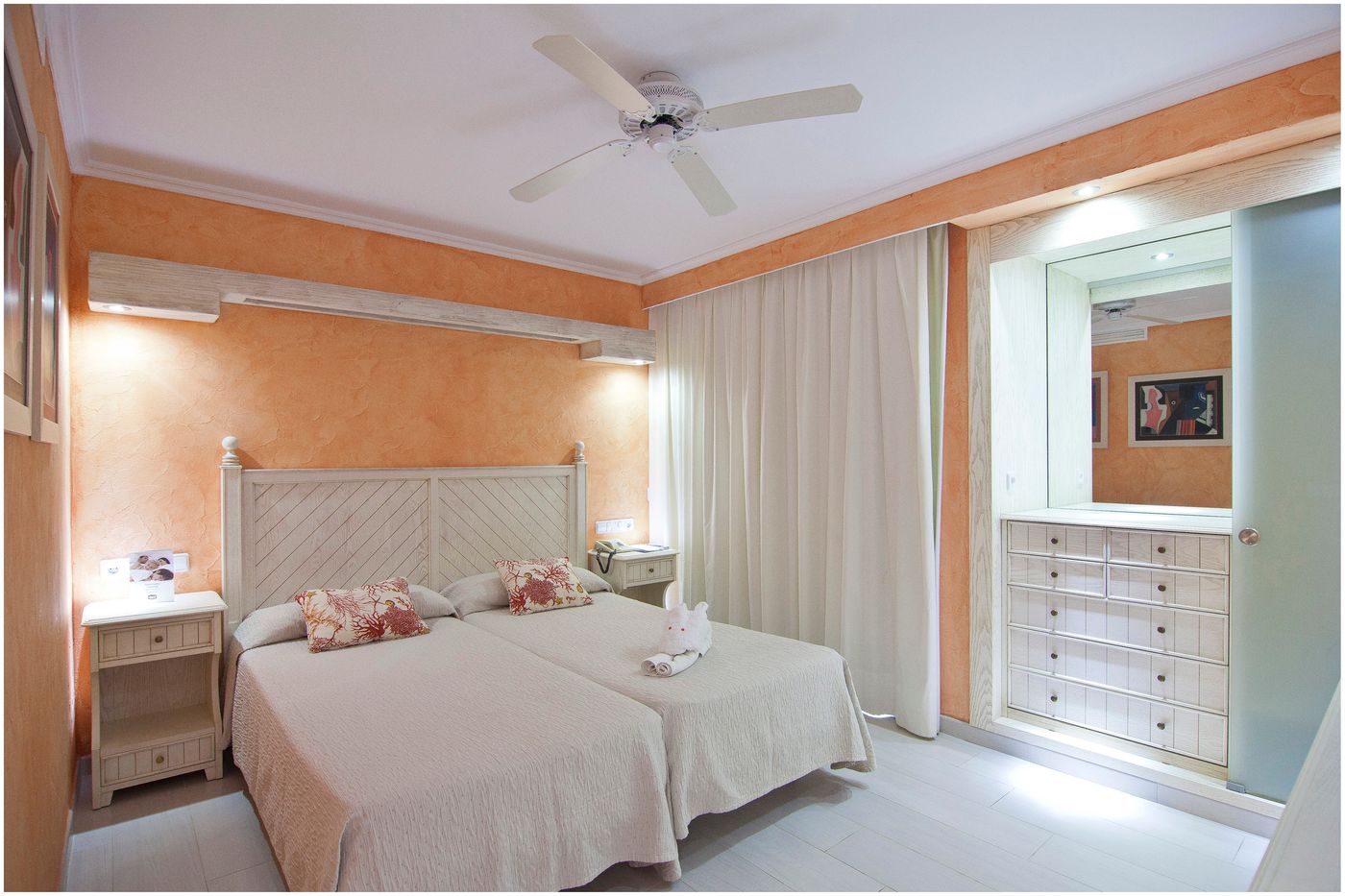 Royal-Son-Bou-Family-Club-Room-35