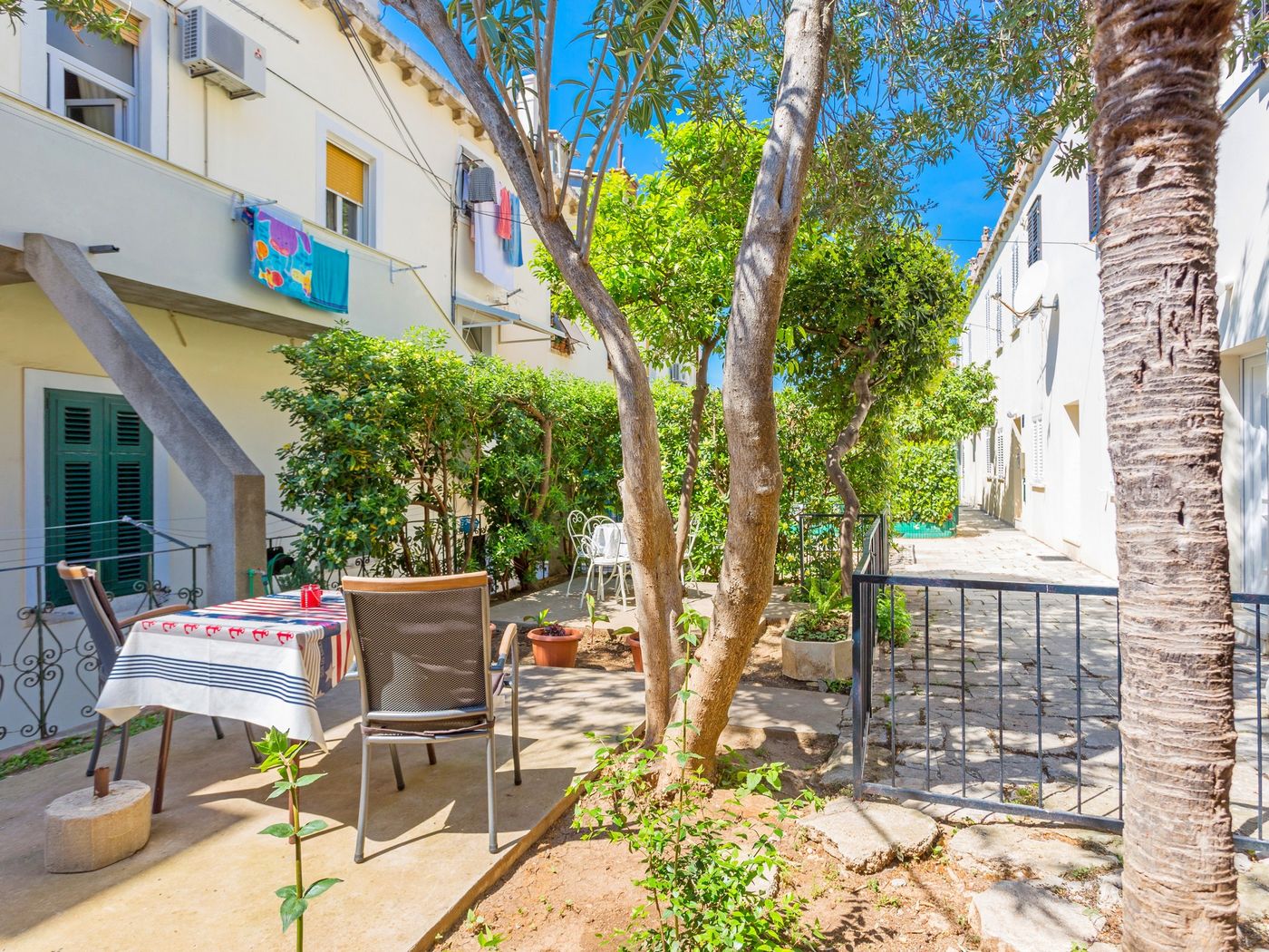 Apartments-Maja-Lobby-4