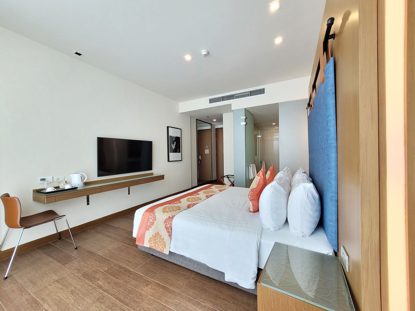 On8-Sukhumvit-by-Compass-Hospitality-Room-5