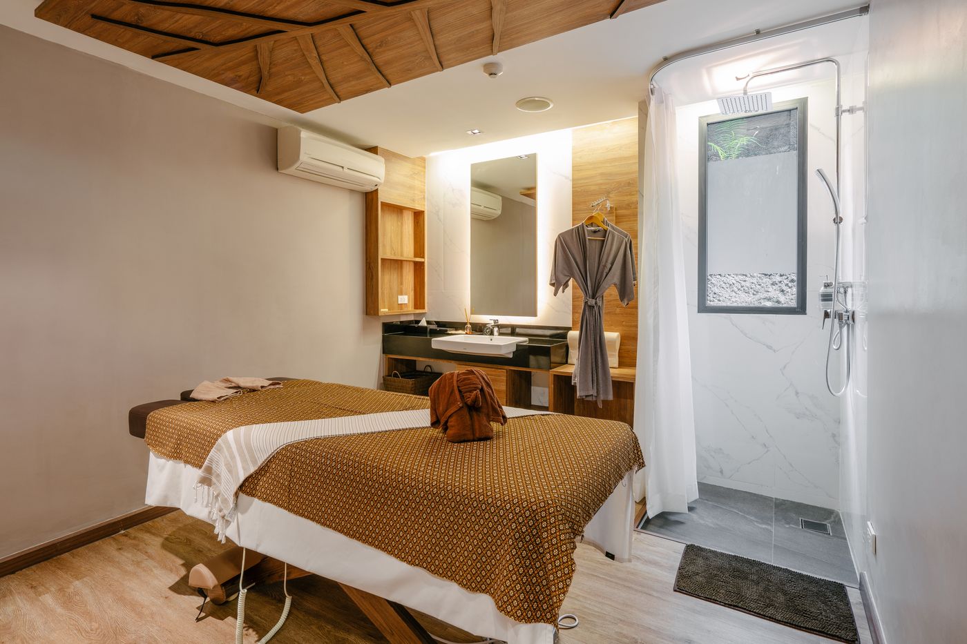 Rak-Elegant-Hotel-Patong-Sports-and-Entertainment-47