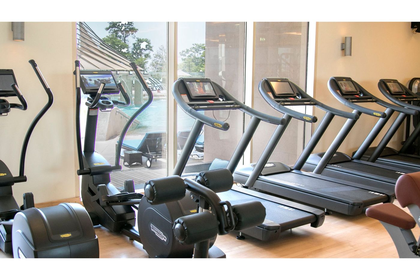 Raffles-Dubai-Hotel-Sports-and-Entertainment-67