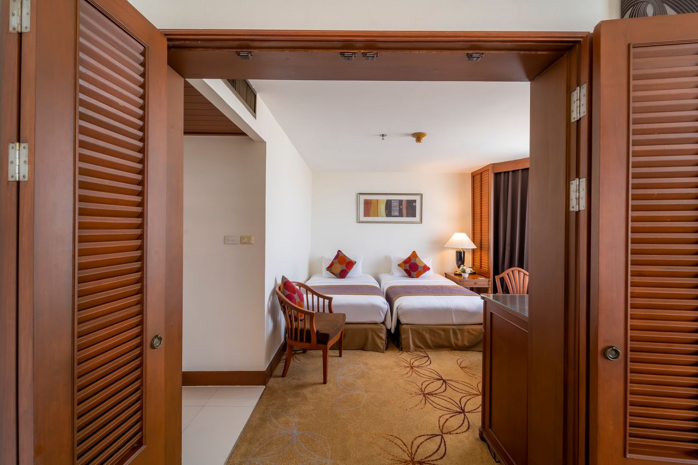 Century-Park-Room-32