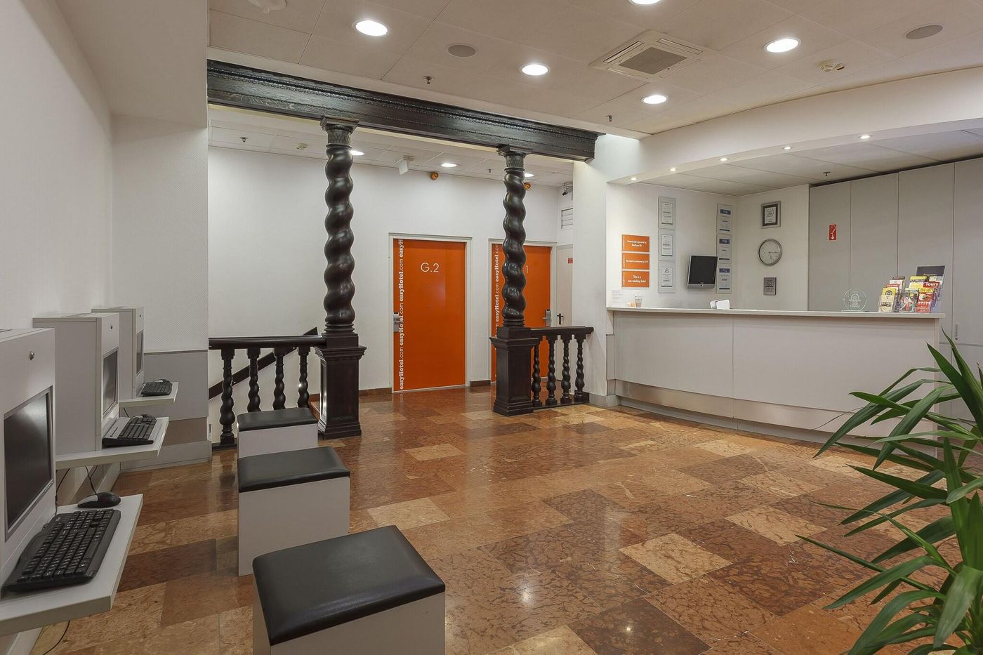 Easyhotel-Budapest-Oktogon-Lobby-3