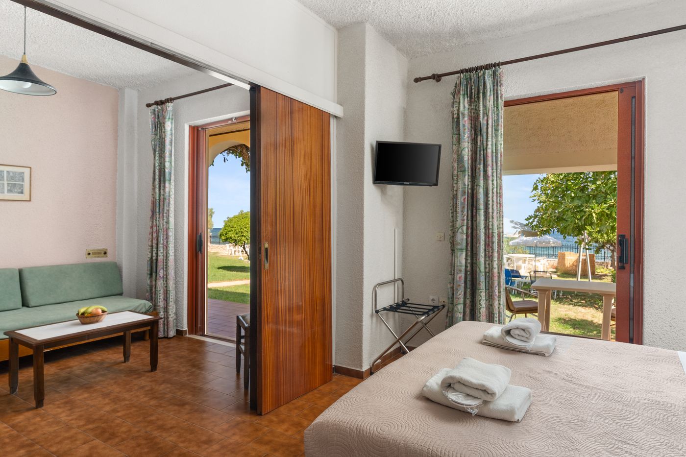 Iliessa-Beach-Room-16