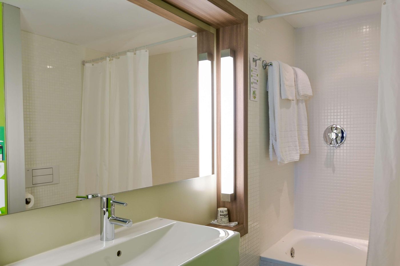 Travelodge Malaga Aeropuerto-Spain-MÁLAGA-Room-10