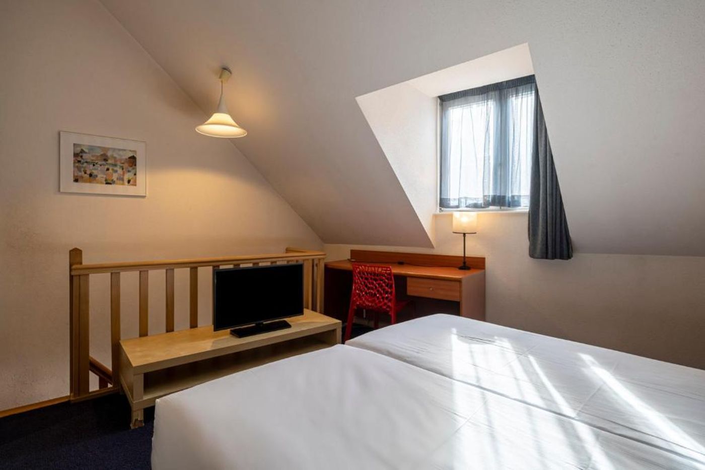 Aris-Grand-Place-Room-24