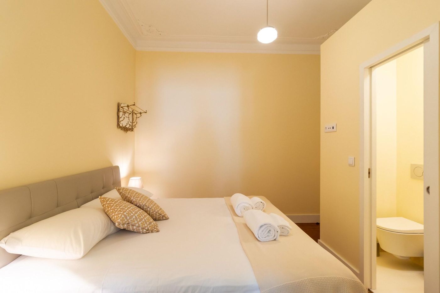 1898-Home---Suites-Room-30