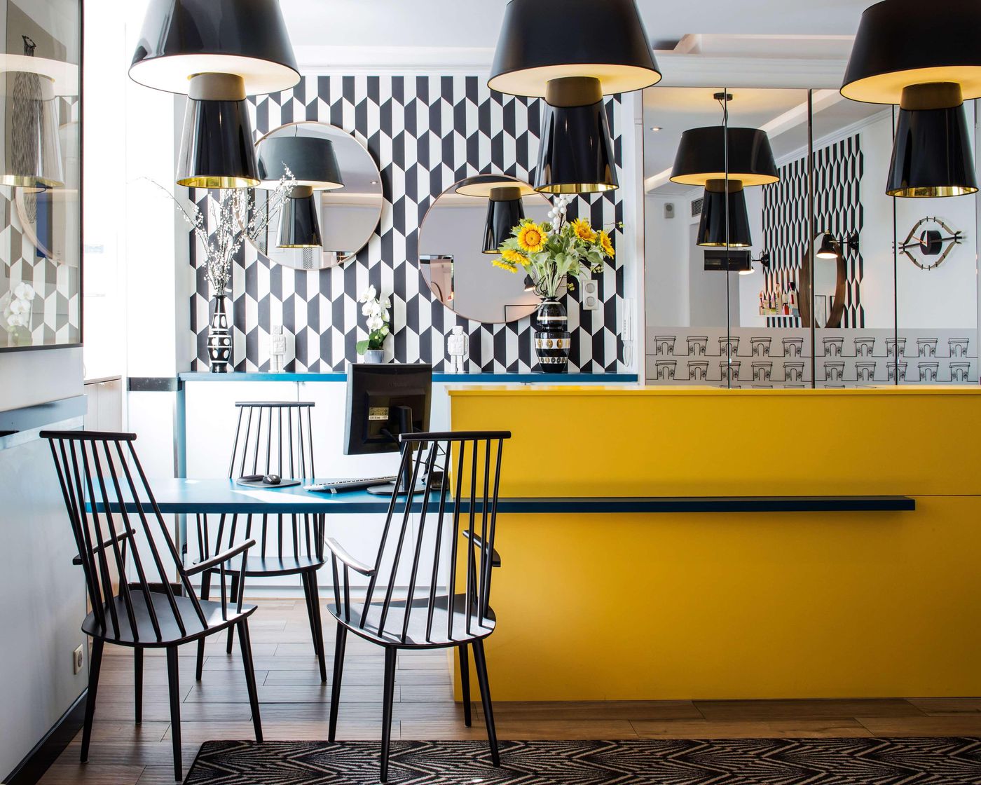 Augustin-Astotel-Lobby-1